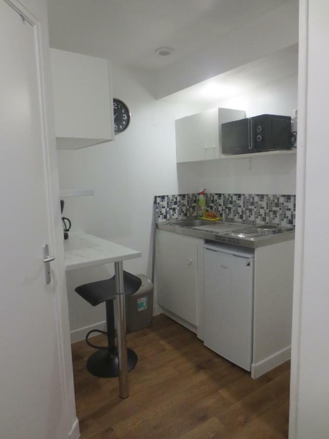 Appartements Et Studios Meubles Au Centre Ville D'Ouzouer Sur Loire מראה חיצוני תמונה